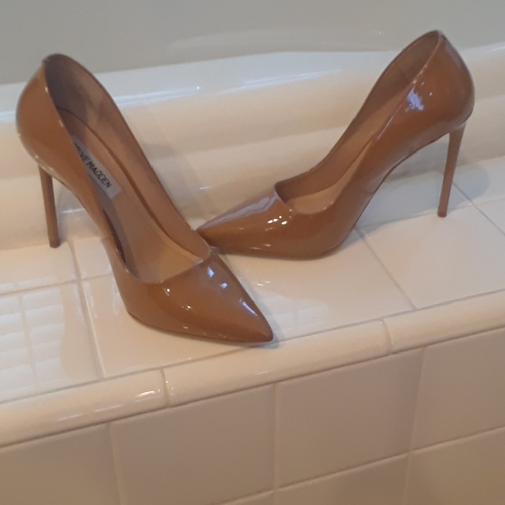 Steve Madden pumps